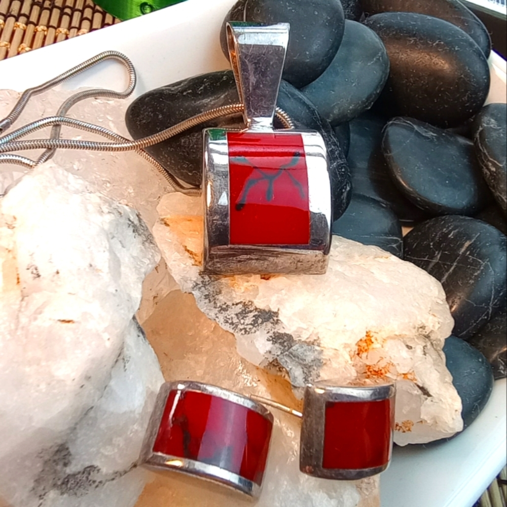 925 Modern Red Jasper Pendant and Earrings Lot, 22" Coil Chain 27.7gm